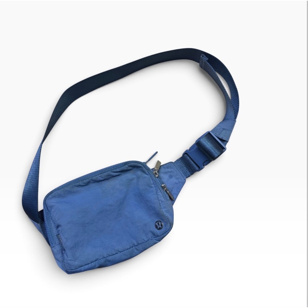 Lululemon Everywhere Belt Bag 1L Blue Adjustable Crossbody Fanny Pack